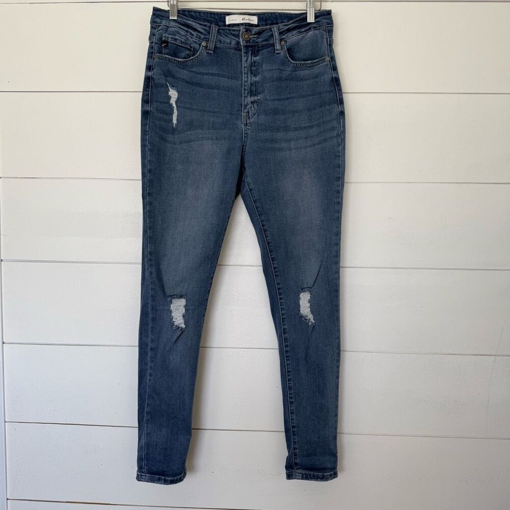 Kancan Curvy Women’s 13/30 Distressed Skinny Jeans